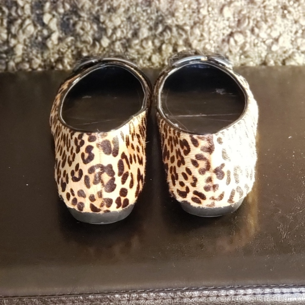 Calvin Klein Cheetah Flats - Picture 3 of 3